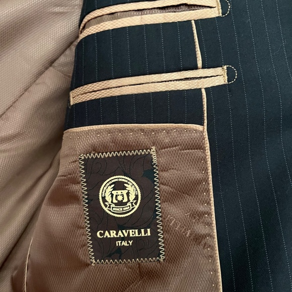 Mens 2 Piece Suit - Picture 5 of 6